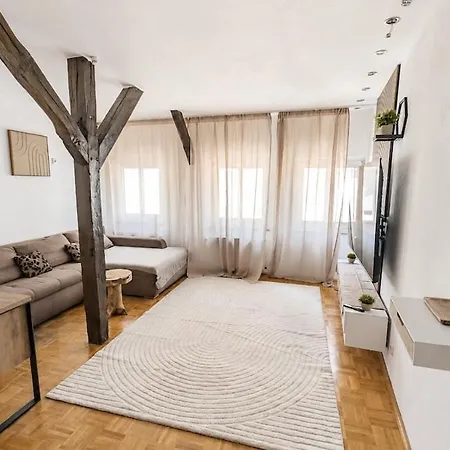 Stilvolle City-maisonette In Zentrum 아파트 이제를론